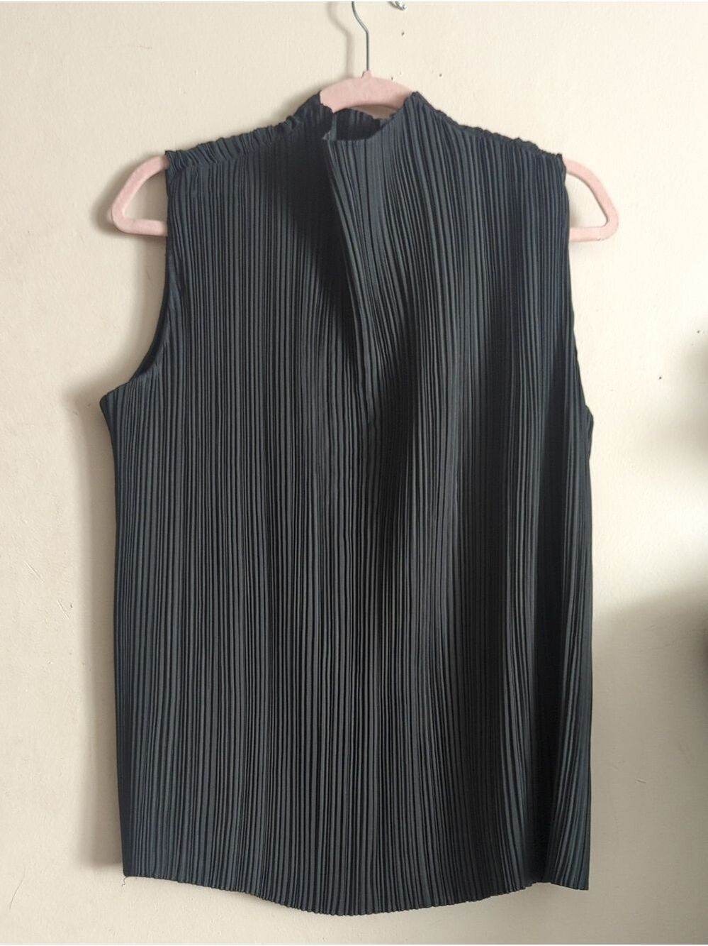 Club Monaco Micro Pleat Top In Olive - Picture 6 of 10